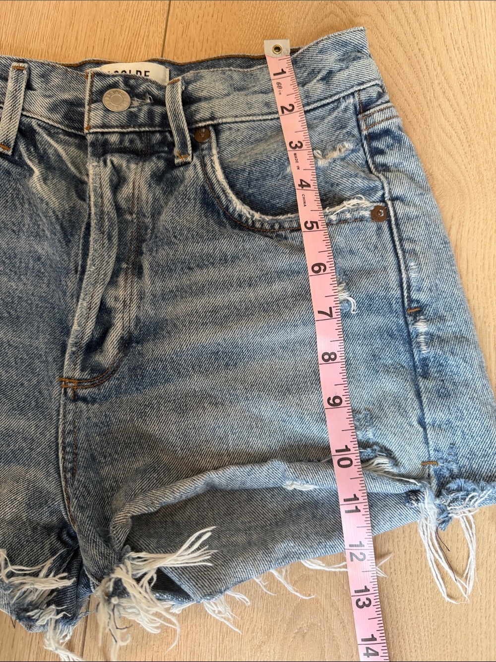 Agolde high rise medium Blue Jaden Distressed Denim Cutoff Shorts size 25 - Picture 10 of 16